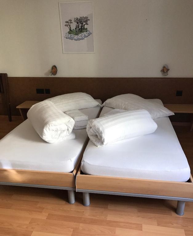 Hotel & Restaurant Stadthof Glarus Eksteriør billede