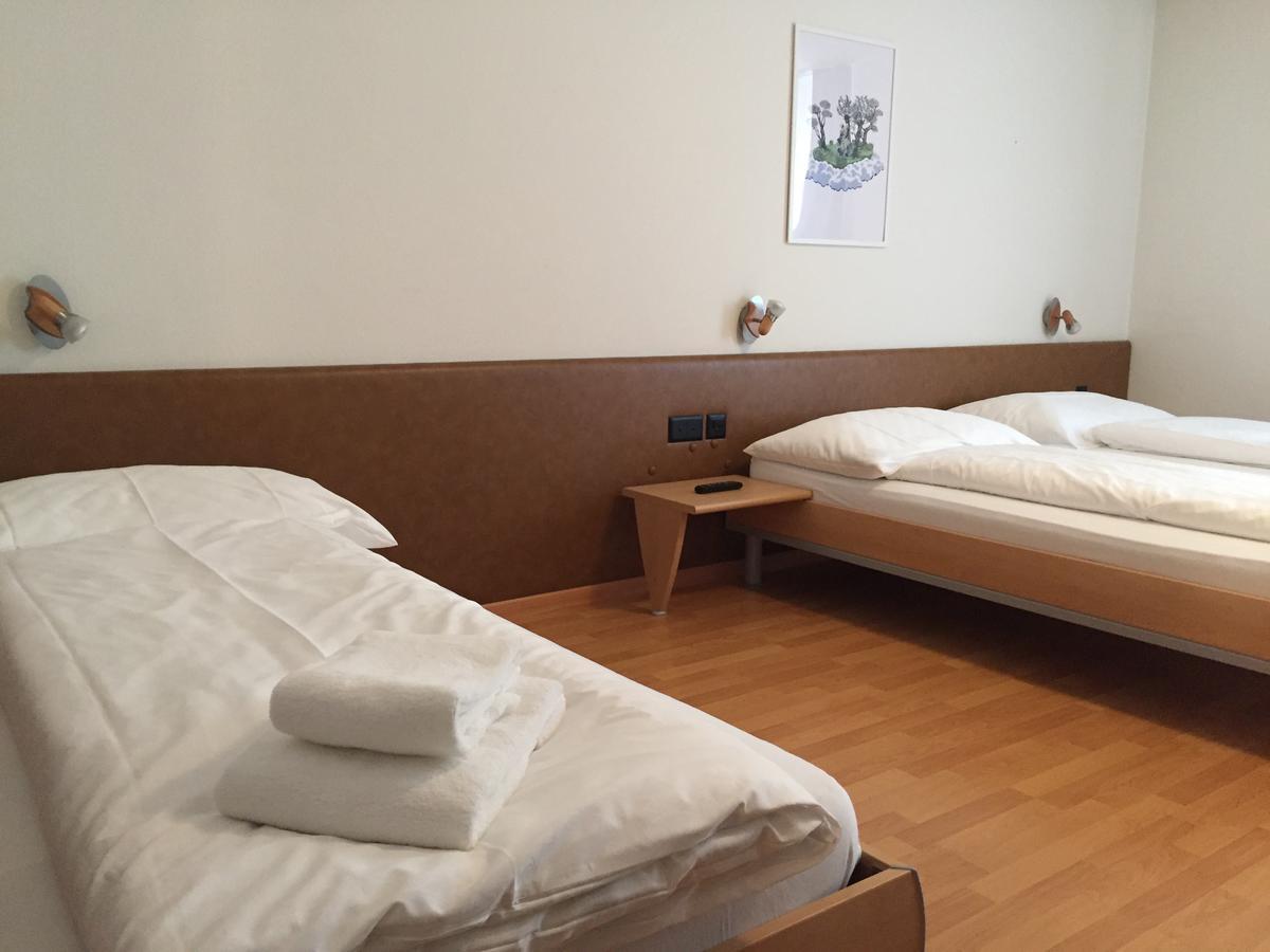 Hotel & Restaurant Stadthof Glarus Eksteriør billede