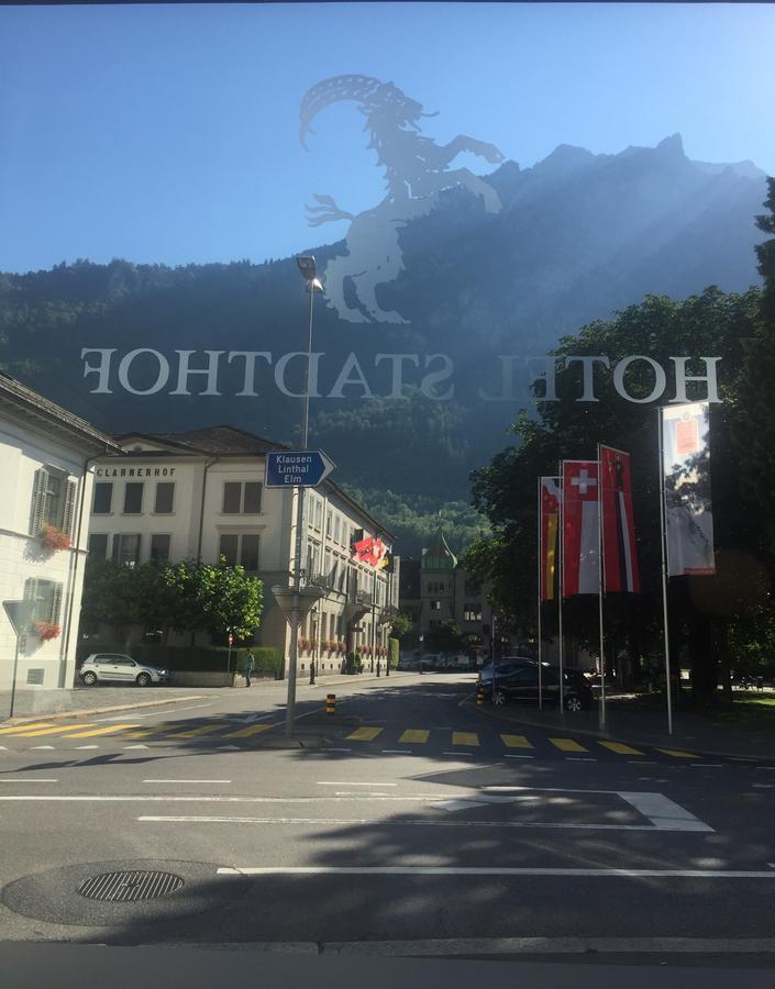 Hotel & Restaurant Stadthof Glarus Eksteriør billede